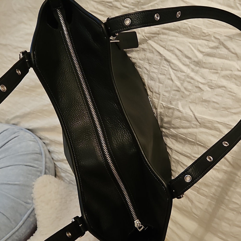 Coach Handbag - Picture 2 of 6